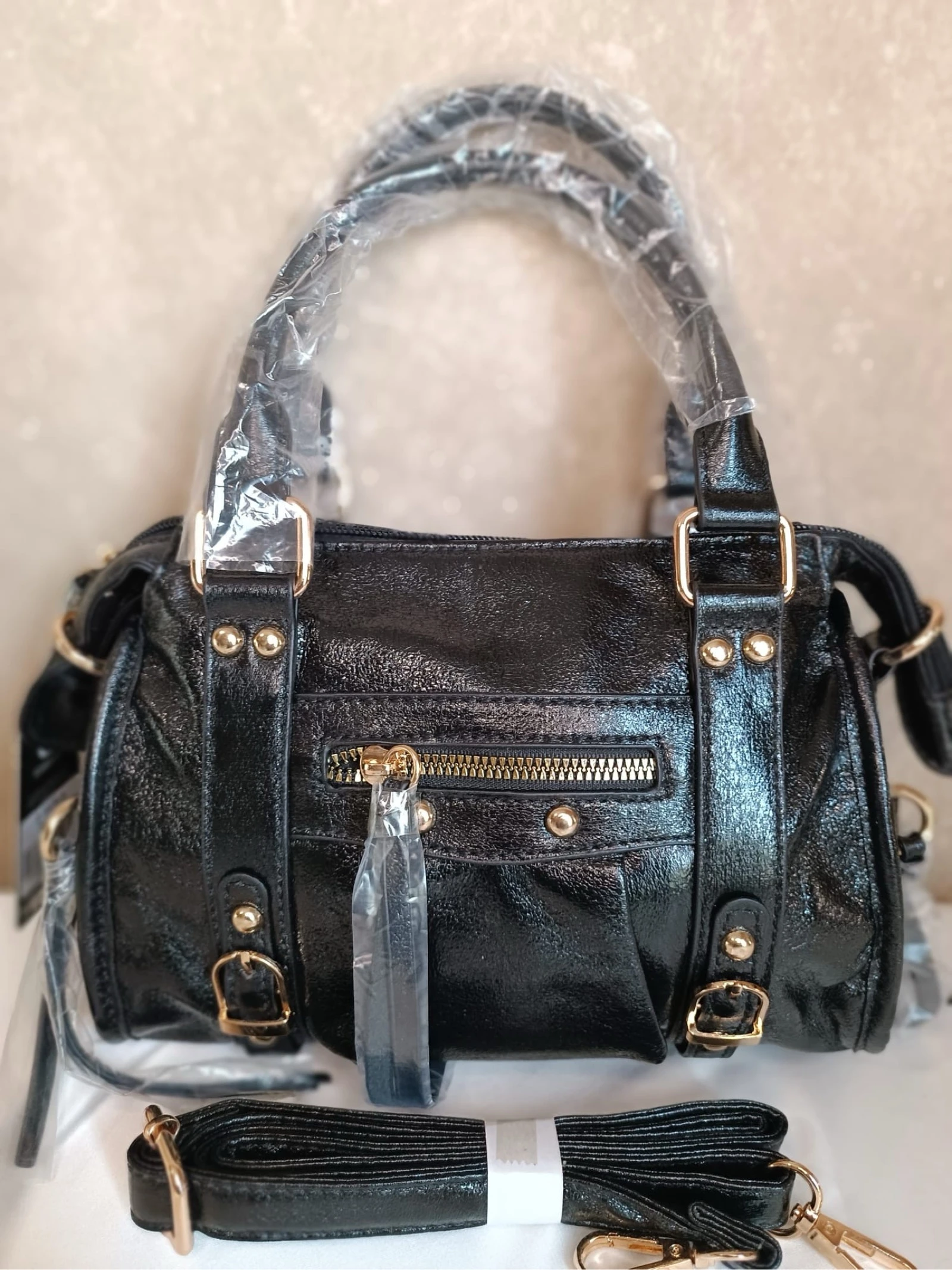 Sac à main petit format noir brillant 